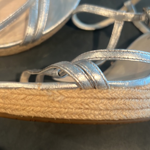 GUC! Michael Michael Kors Kami T Strap Wedges - Picture 8 of 10